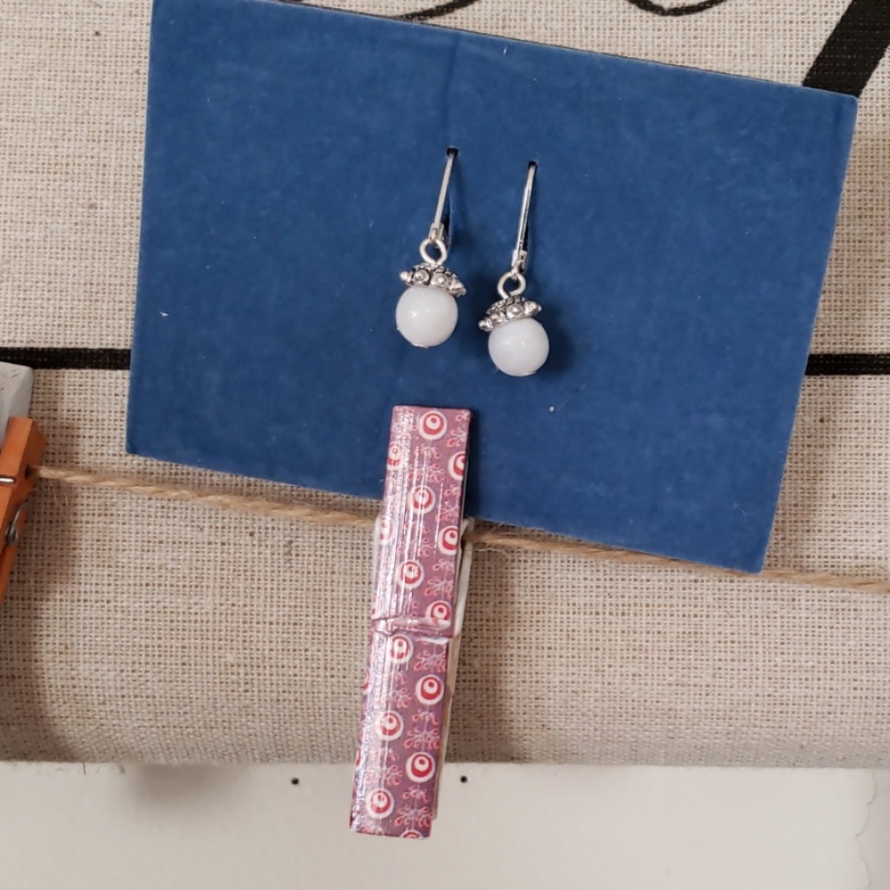 Earnings and necklace set